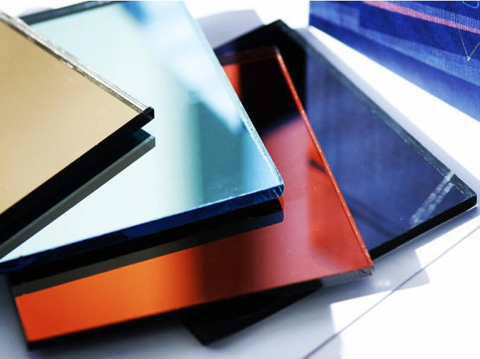 Feuille acrylique en verre faite sur commande de miroir du miroir 1220*2440mm d'anti éraflure colorée pour la salle de bains