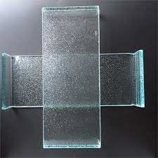 Verre profilé en U ultra clair 6mm 7mm 8mm verre trempé à faible teneur en fer U