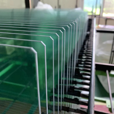 3 mm 4 mm 5 mm 6 mm 8 mm 10 mm 12 mm Verre trempé transparent et teinté Verre de sécurité Verre durci