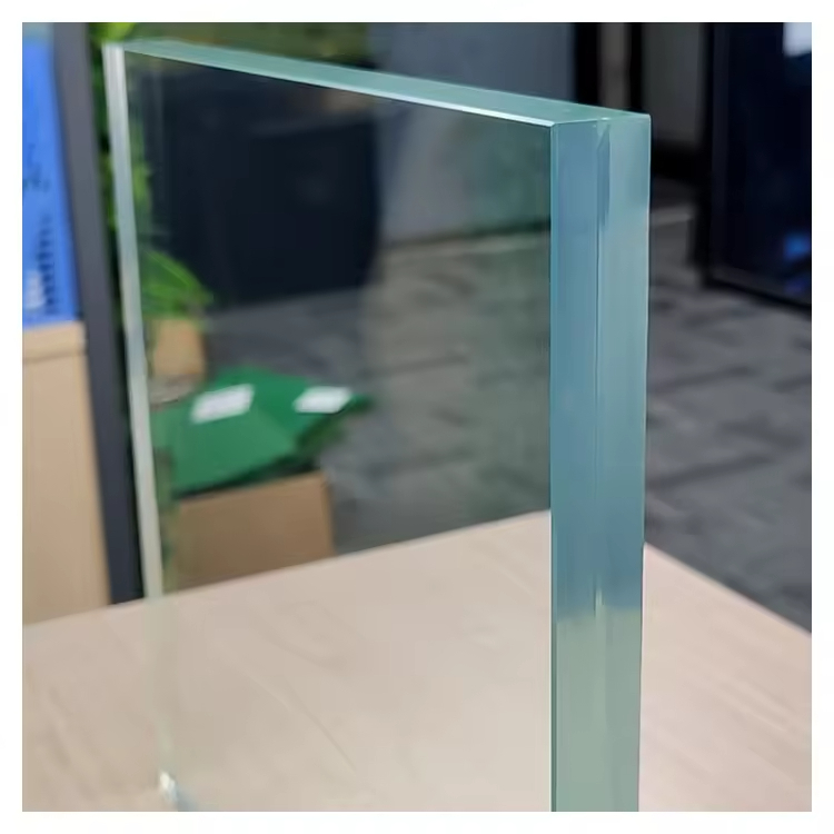 Ltra Clear SGP PVB Tempered Laminated Glass 8mm 10mm 12mm Panneau de sécurité CE SGCC certifié Pistes de piscine