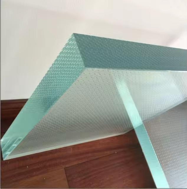 Choix architectural Vitrage stratifié ultra-clar à faible réflexion pour les vitrines de luxe Salles à manger Hôtel Escalier de salon
