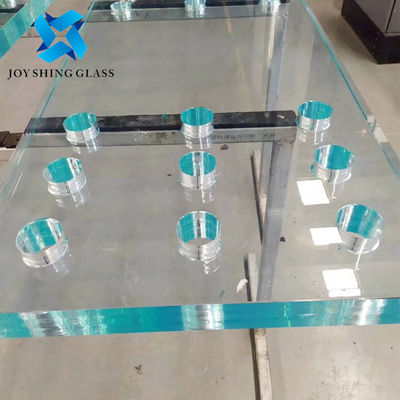 Verres stratifiés cristallins ultra-clares pour piscines