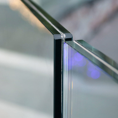 Ltra Clear SGP PVB Tempered Laminated Glass 8mm 10mm 12mm Panneau de sécurité CE SGCC certifié Pistes de piscine